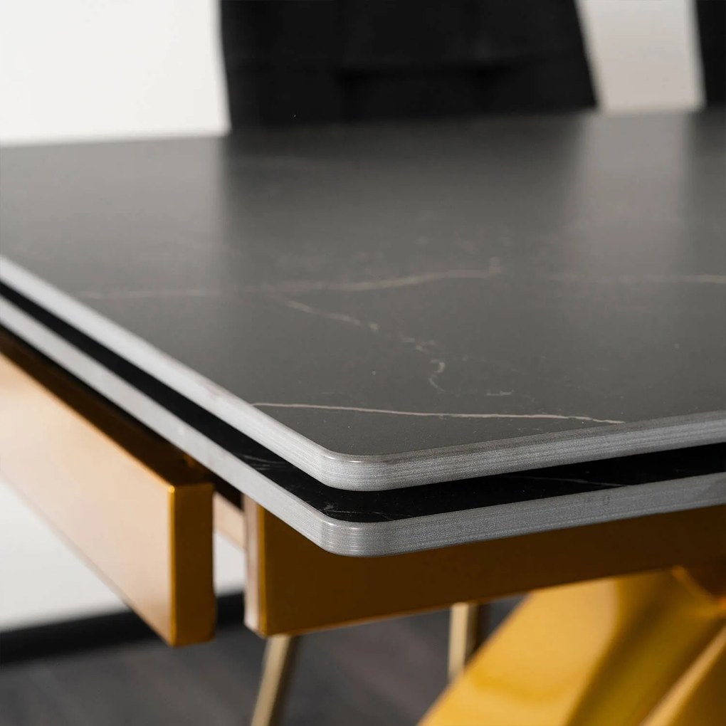 Zestaw Stół Rozkładany LUIGI 160-240 cm Czarny/Złoty i 4 Krzesła Tapicerowane YORK Czarne Glamour