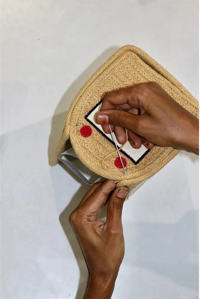 Tekstylny dziecięcy kosz na zabawki w kolorze ochry 22x19x15 cm School Bus – Lorena Canals