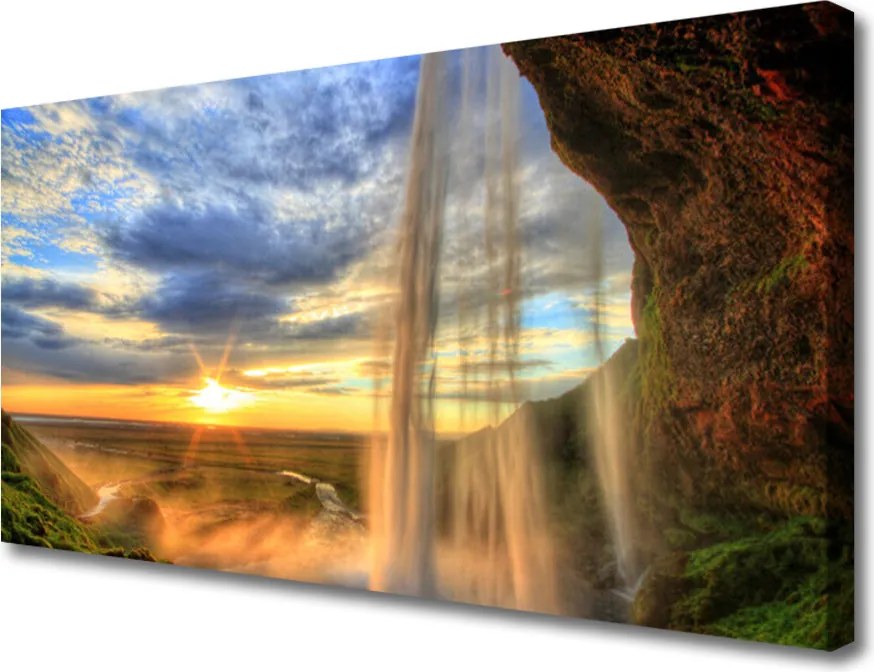 Obraz drukowany na płótnie Krystaliczny Wodospad Górski