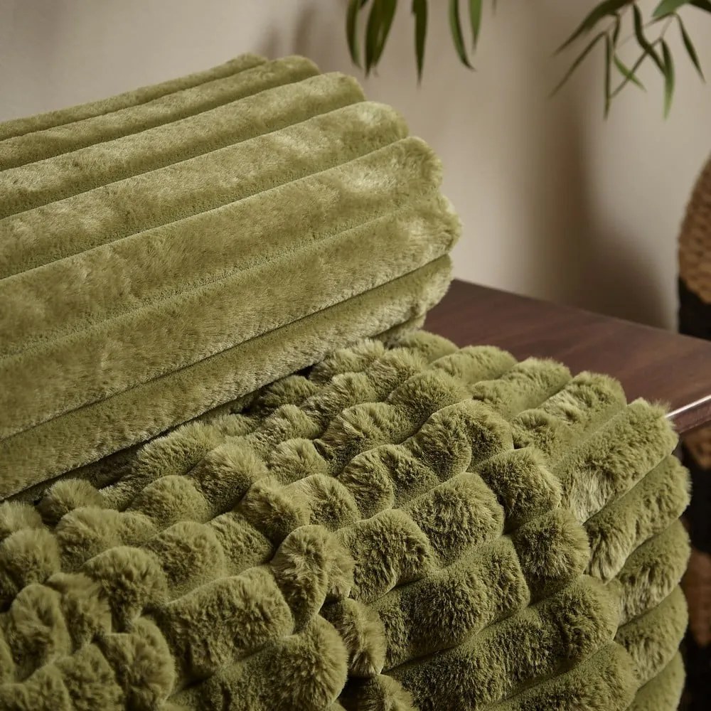 Koc z mikropluszu 130x170 cm Cosy Ribbed – Catherine Lansfield