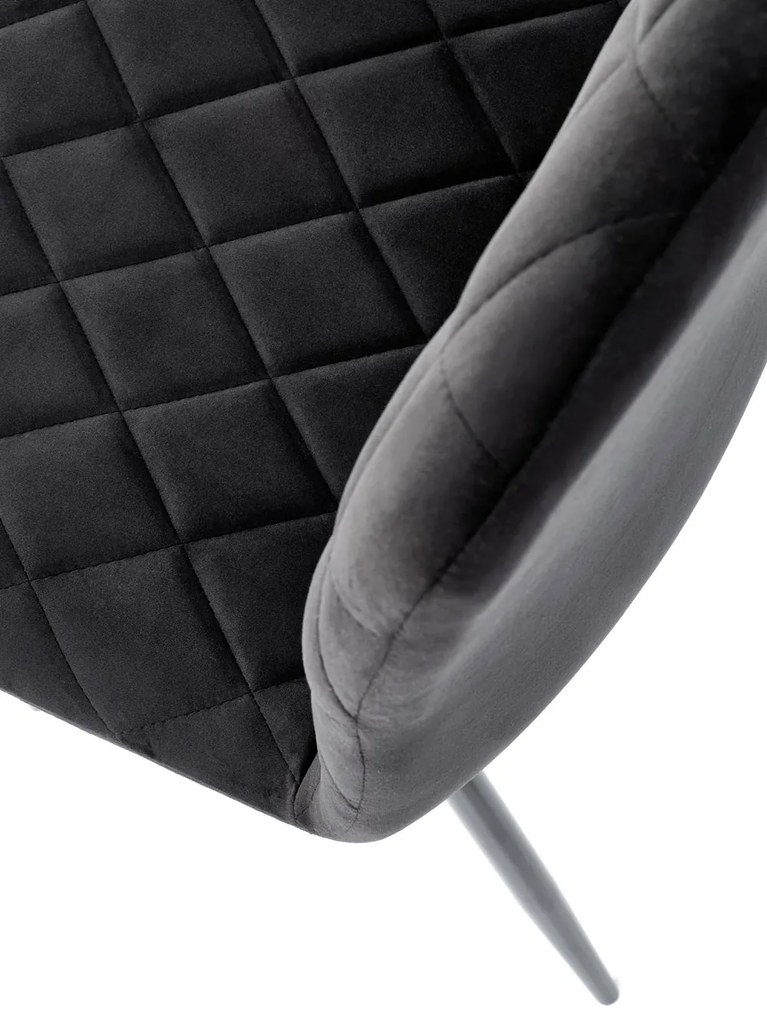 Czarne welurowe krzesło z oparciem na czarnych nogach K525