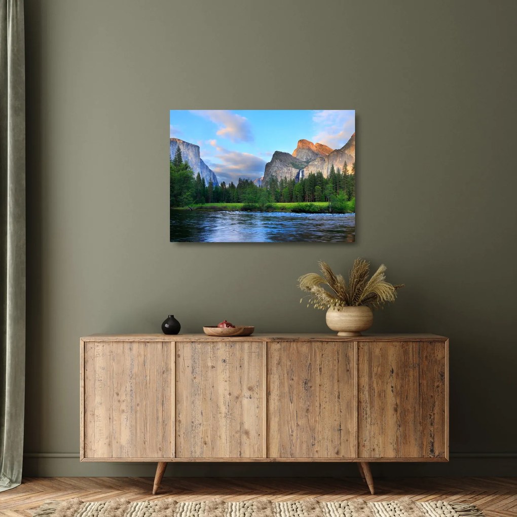 Obraz na szkle dzikiego górskiego krajobrazu (70x50 cm)