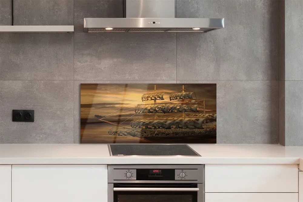 Szkło do Kuchni na Ścianę Statek na tle Morskich Chmur