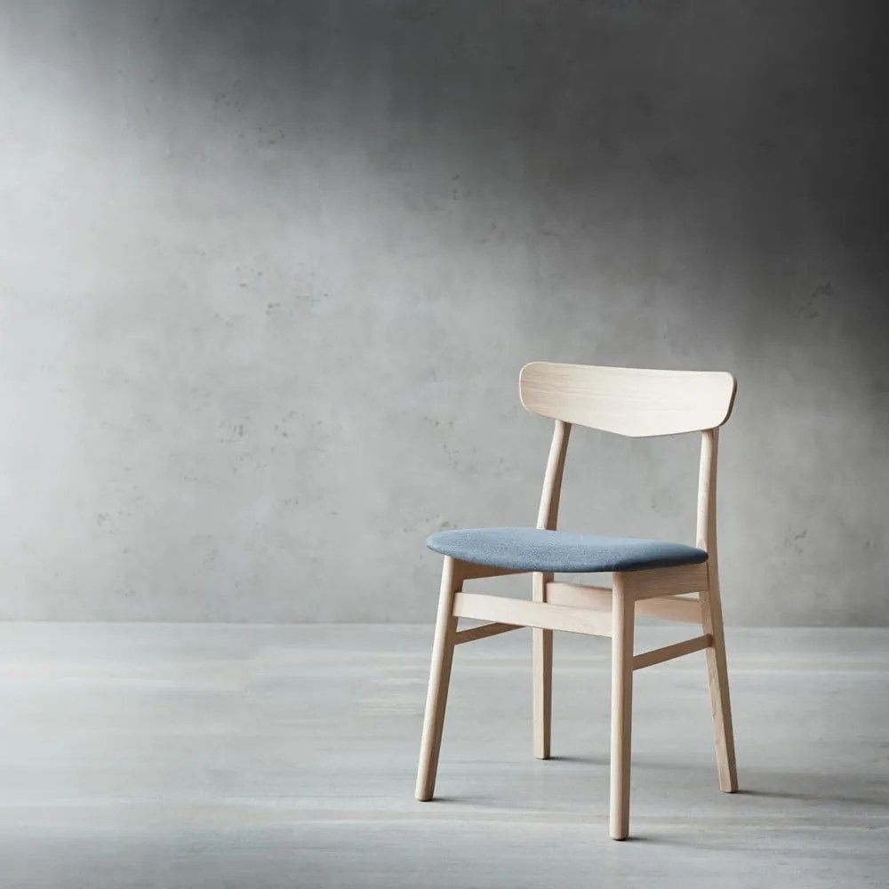 Niebieskio-naturalne krzesło z litego drewna dębowego Mosbøl – Hammel Furniture