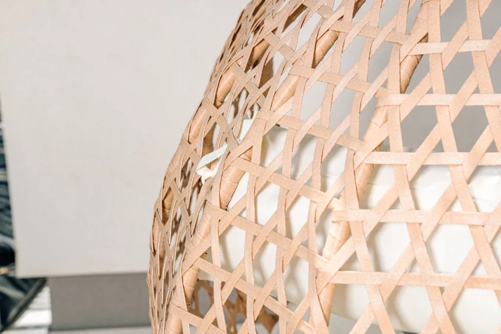 Jasnobrązowy fotel wiszący TROPIKAL ze stojakiem