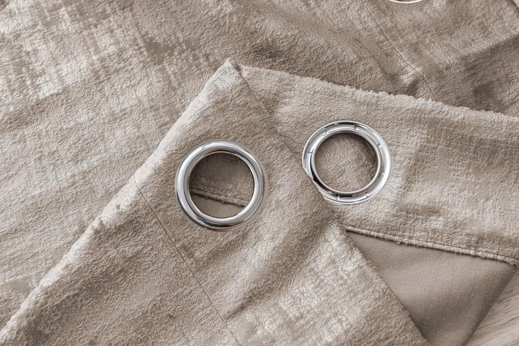 Zasłona zaciemniająca LOOM VELVET 140x250 cm, beżowobrązowa Zawieszanie: Metalowe pierścienie