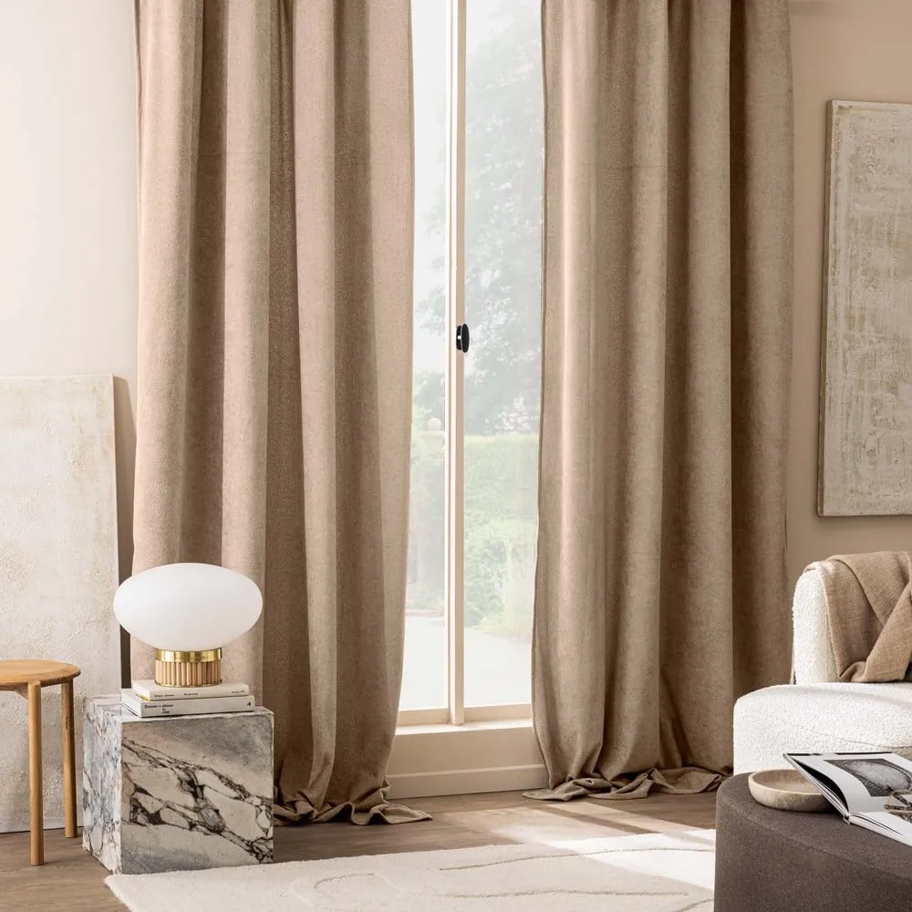 Jasnobrązowa zasłona z materiału bouclé 140x260 cm Winona – douceur d'intérieur