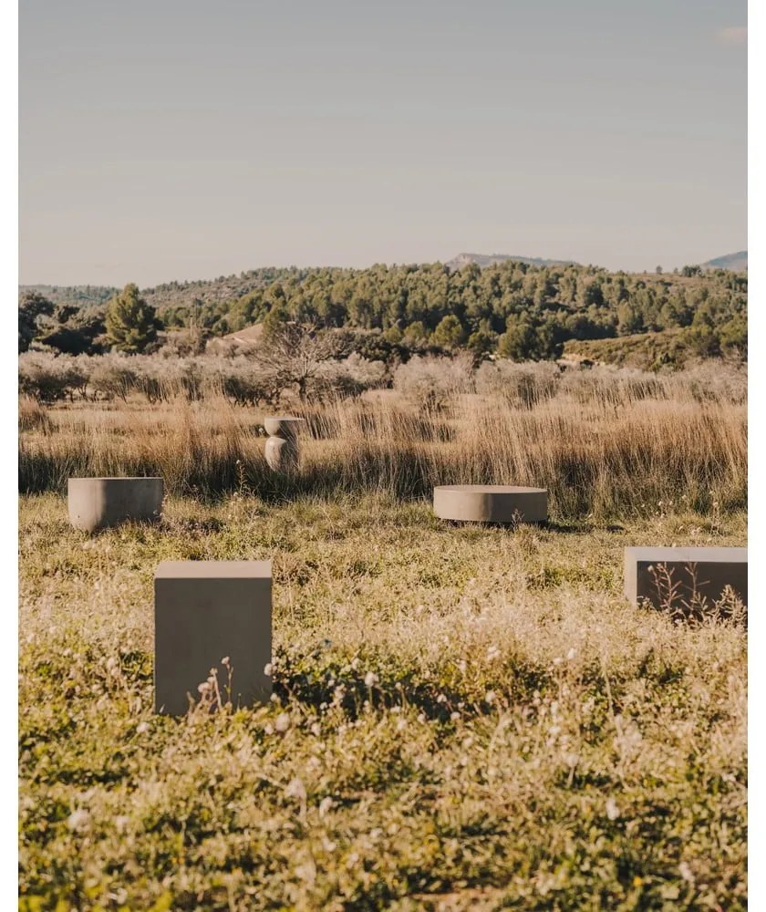 Okrągły stolik ogrodowy betonowy ø 32 cm Garbet – Kave Home