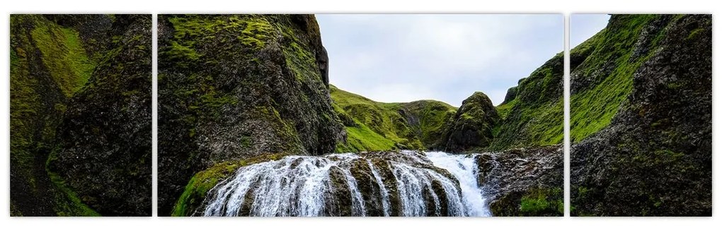 Obraz klifu z wodospadem (170x50 cm)