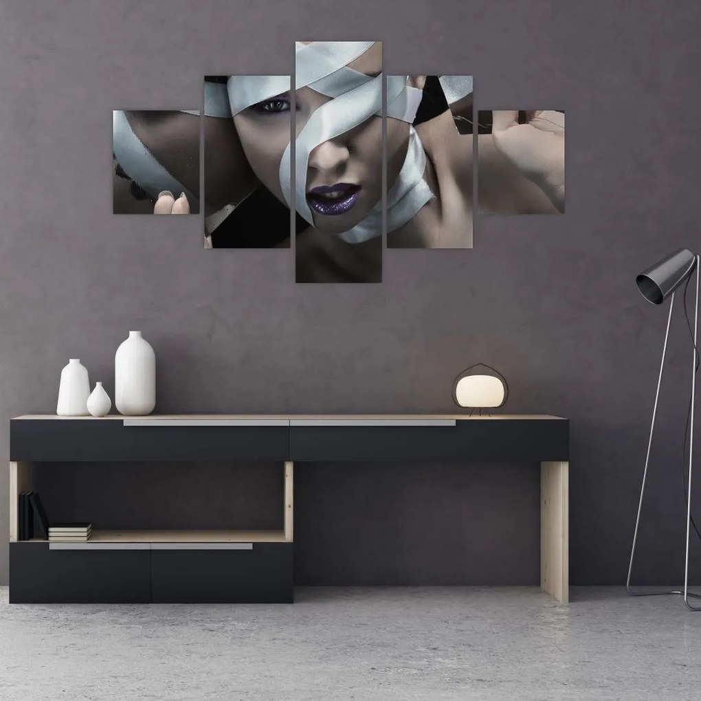 Obraz kobiety ze wstążką (125x70 cm)