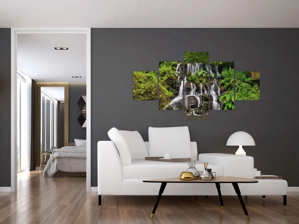 Obraz wodospadów w tropikalnym lesie (125x70 cm)
