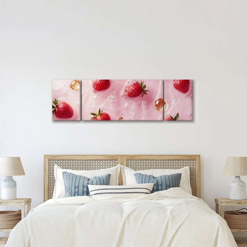 Obraz - Truskawki w bąbelkach (170x50 cm)