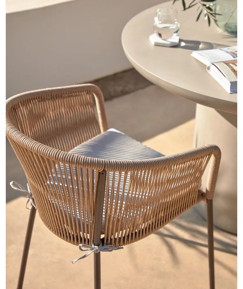 Beżowe metalowe/tapicerowane krzesło ogrodowe Yanet – Kave Home