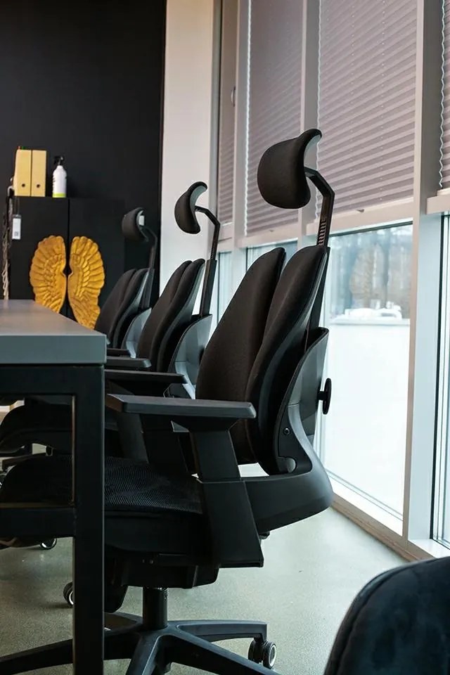 Ergonomiczne krzesło biurowe z regulacjami Ventiler
