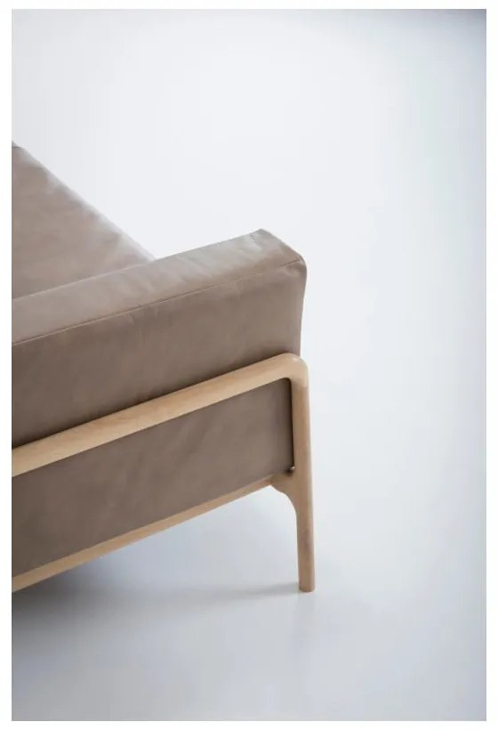 Jasnobrązowa sofa z bawolej skóry z konstrukcją z litego drewna dębowego Gazzda Fawn, 240 cm