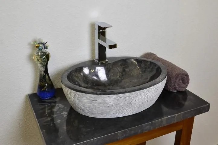 Umywalka z kamienia naturalnego DIVERO Venosa