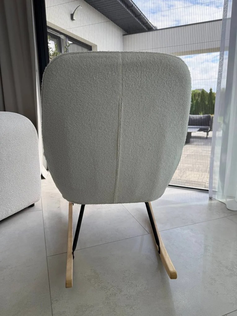 Fotel bujany do salonu, sypialni, na płozach jasny beż, tkanina boucle, FW2