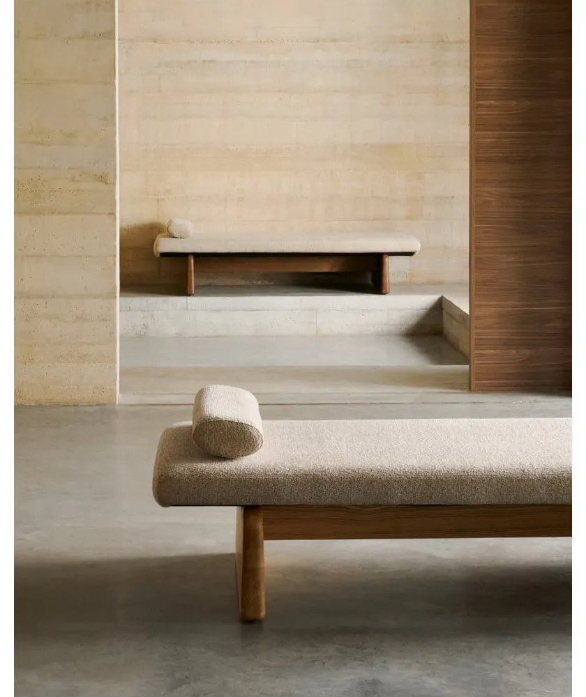 Beżowo-naturalny szezlong z tkaniny szenilowej (strona zmienna) Topaz – Kave Home