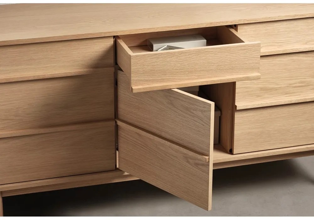 Niska komoda w dekorze dębu 75x140 cm Ponza – Unique Furniture