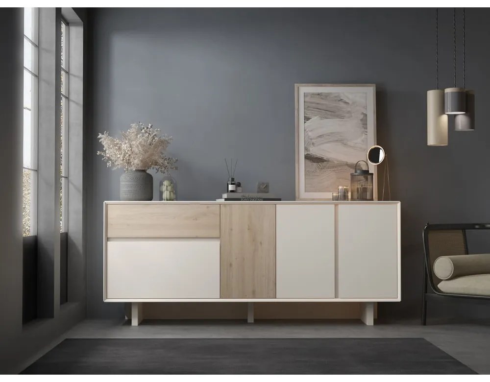 Beżowo-naturalna komoda w dekorze dębu 180x76x45 cm Carpi – Marckeric