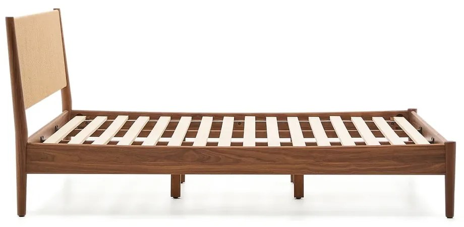 Ciemnobrązowe łóżko dwuosobowe z litego drewna orzechowego ze stelażem 180x200 cm Elan – Kave Home