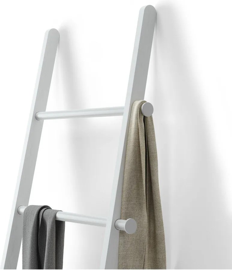 Biała drabina dekoracyjna z drewna topolowego Leana – Umbra