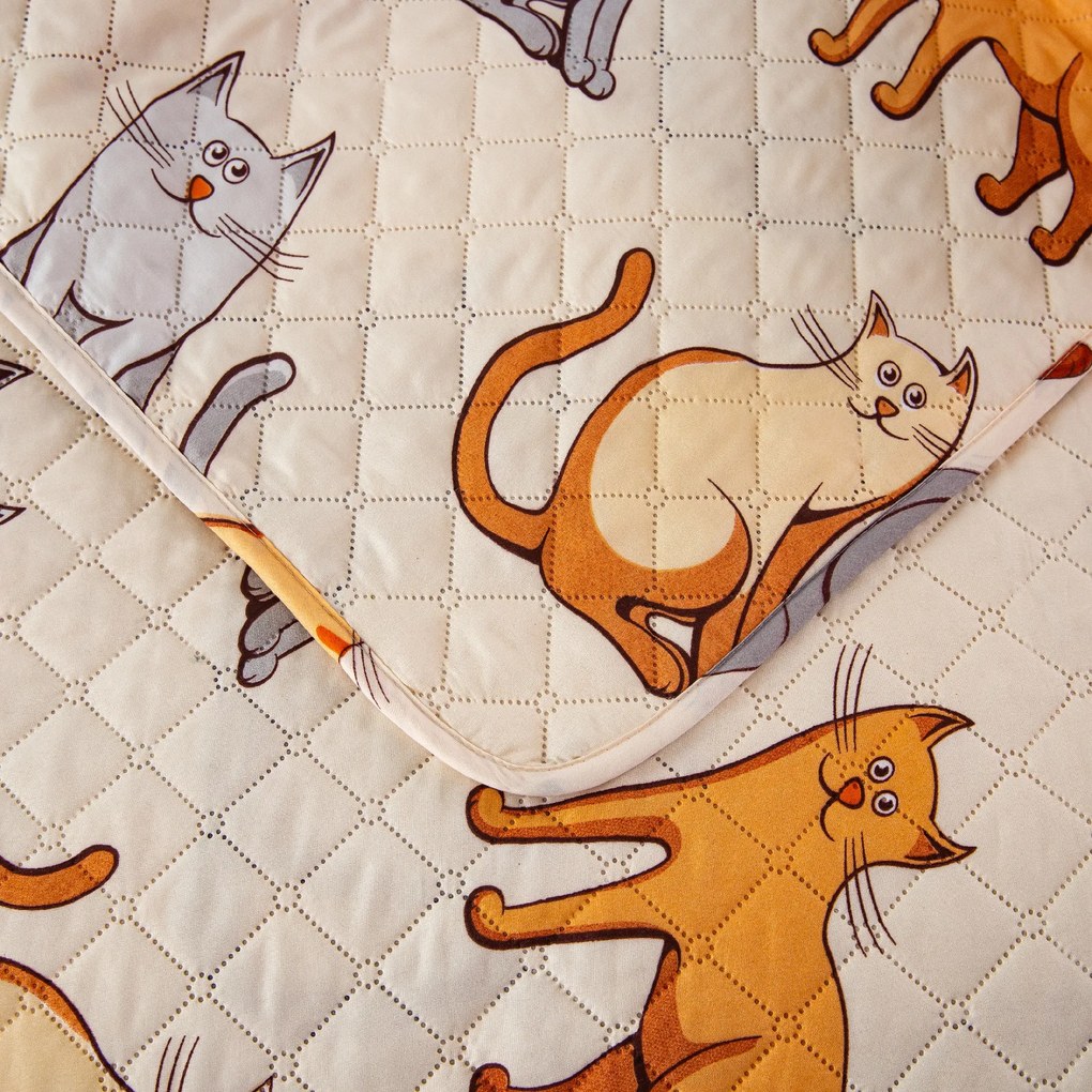 Narzuta na łóżko ze wzorem COLORED CATS kremowa Rozmiar: 220 x 240 cm