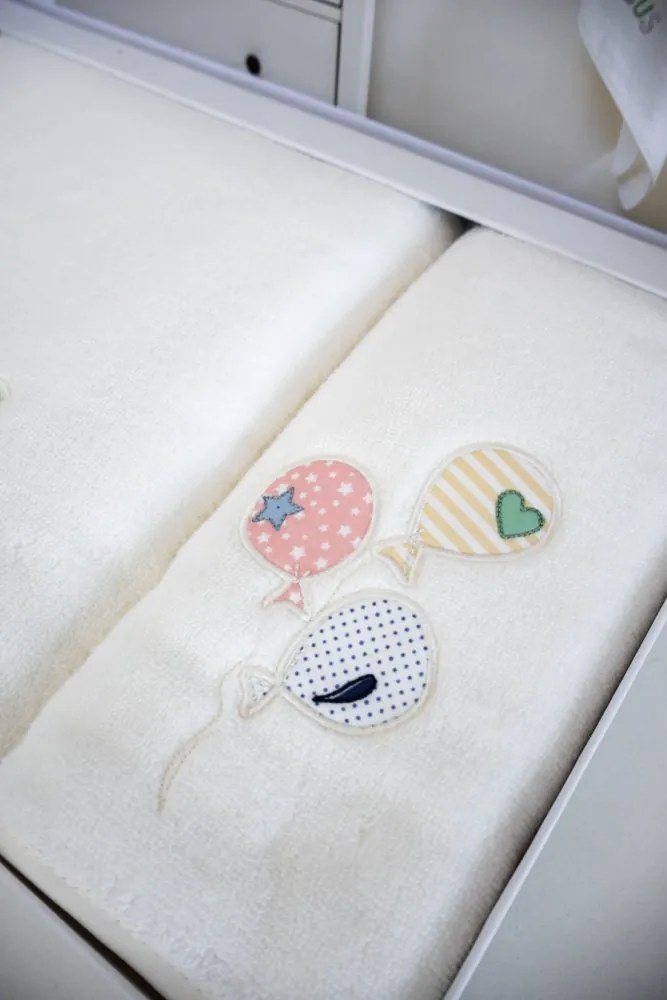 Podarunkowy zestaw ręczników dla dzieci CIRCUS, 2 szt Śmietankowy