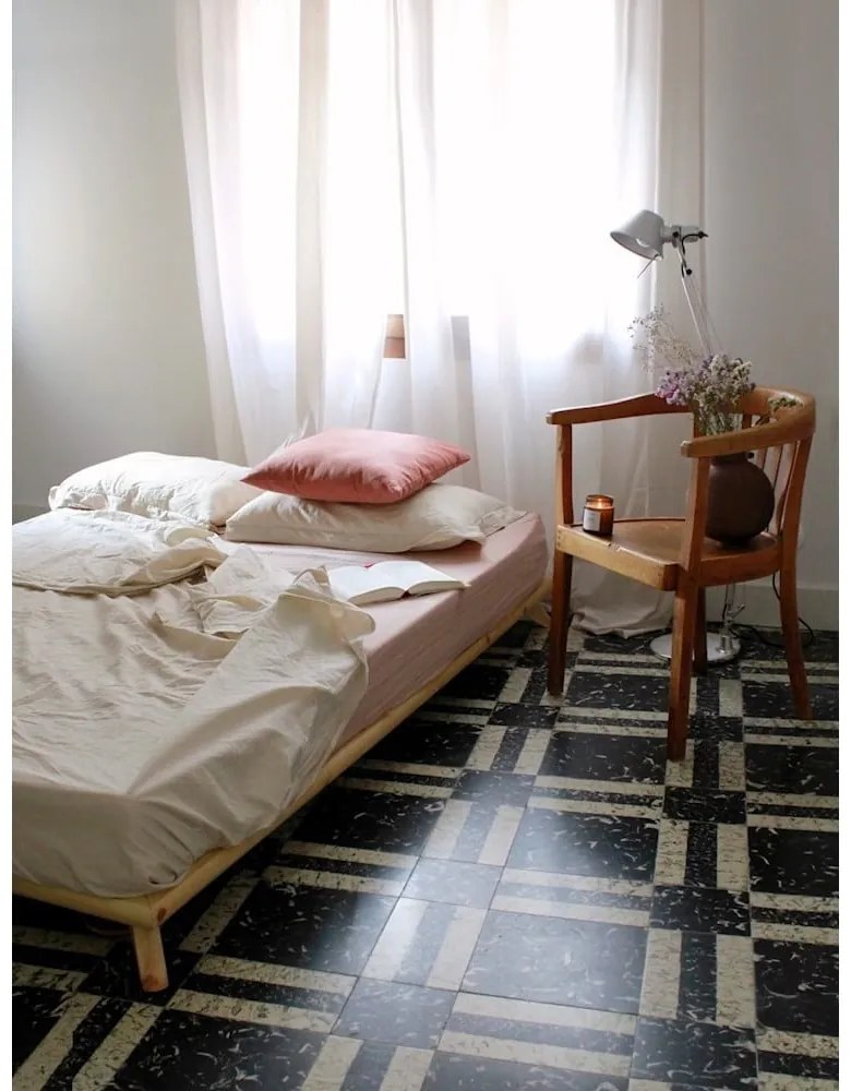Łóżko jednoosoobowe z drewna sosnowego ze stelażem 90x200 cm Senza – Karup Design