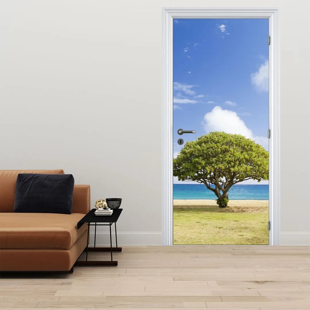 Fototapeta na drzwi - Plaża z drzewem (95x205cm)