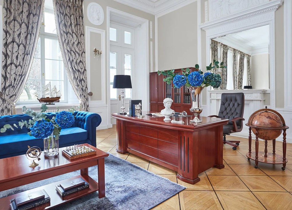 Elegancka rozkładana sofa Chesterfield z funkcją spania, dostępna w kolorze czarnym, granatowym i butelkowozielonym. Komfortowy materac, hydrofobowa aksamitna tkanina i ponadczasowy pikowany design – idealny wybór do biura lub domu.