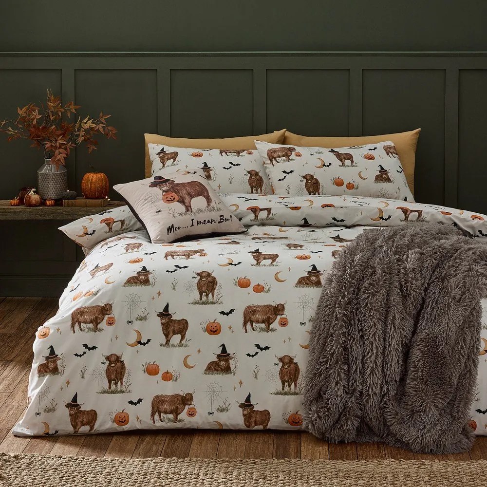 Szarobeżowa pościel dwuosobowa 230x220 cm Halloween Highland Cow – Catherine Lansfield
