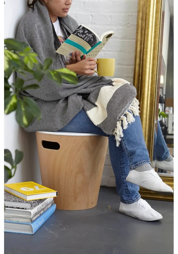 Okrągły stolik ø 40 cm Woodrow – Umbra