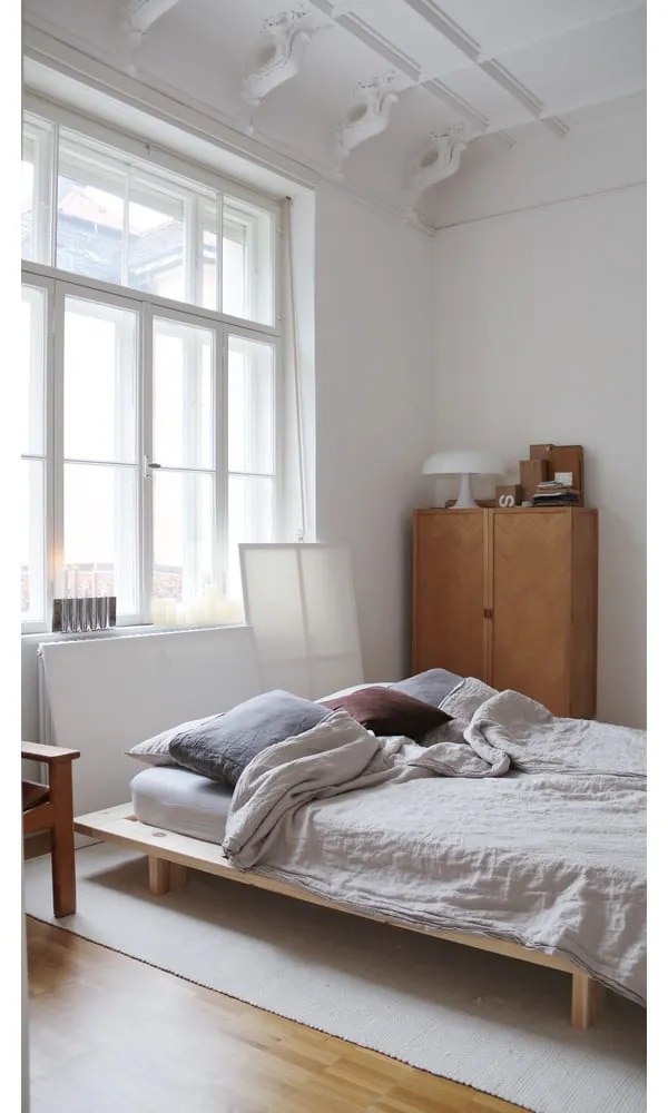 Łóżko dwuosobowe z drewna sosnowego ze stelażem 140x200 cm Japan – Karup Design