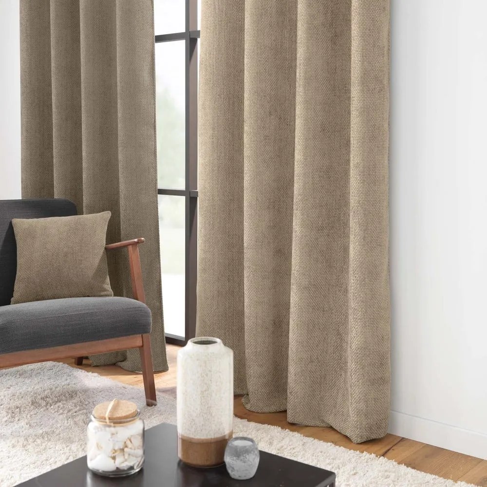 Jasnobrązowa zasłona z szenilu 140x260 cm Leo – douceur d'intérieur