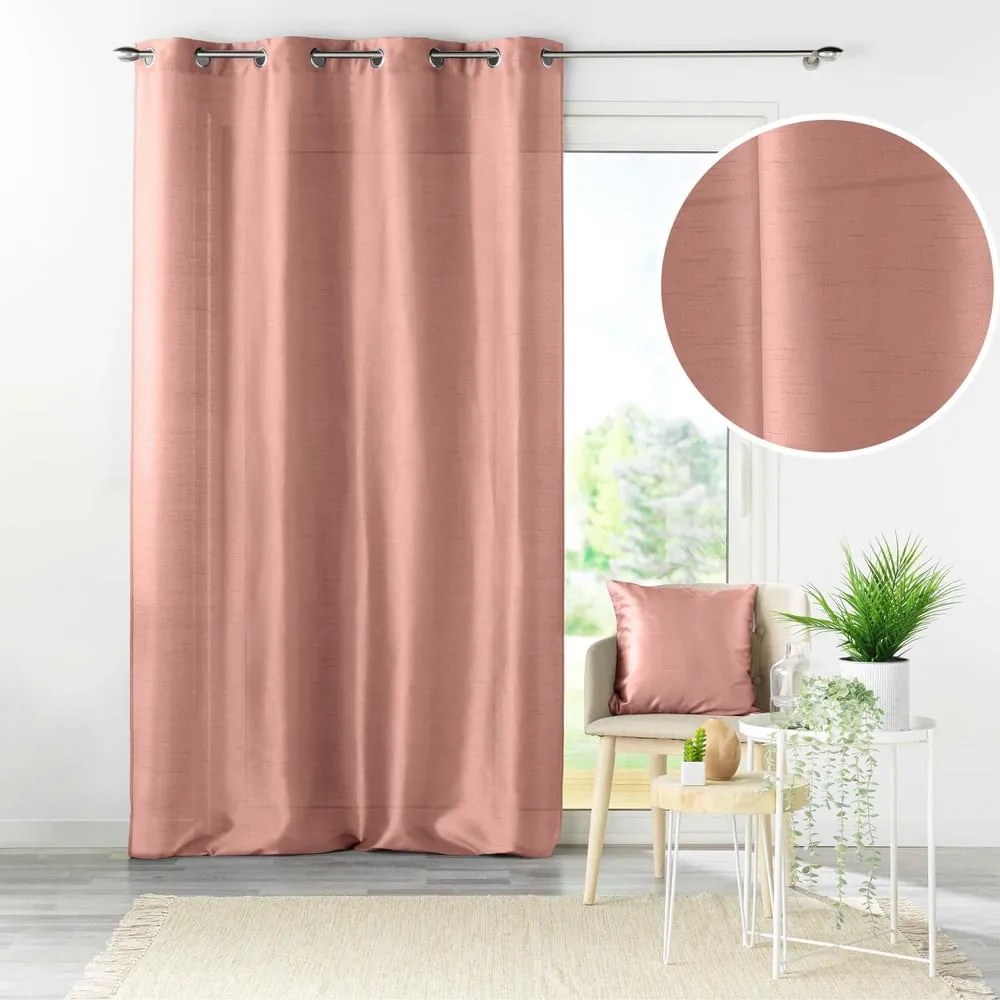 Różowa zasłona z mikrosatyny 140x240 cm Shana – douceur d'intérieur