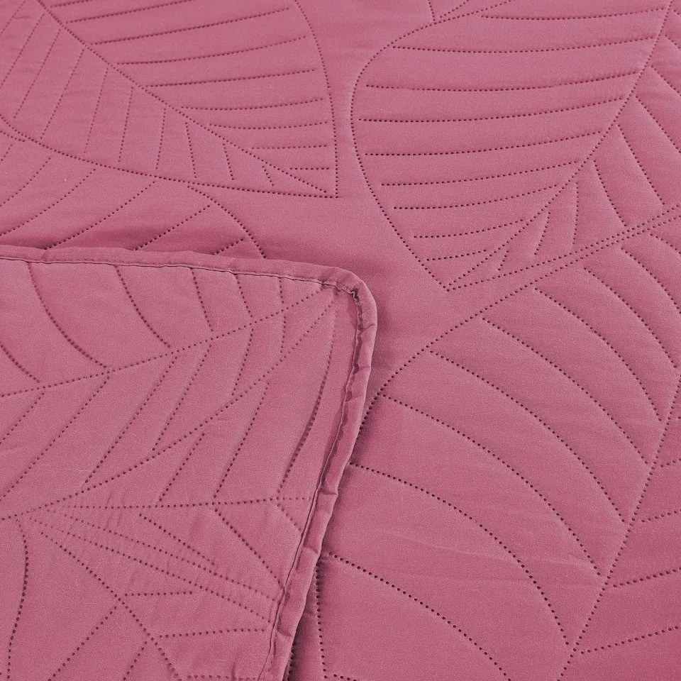 Różowa narzuta na łóżko z wzorem LEAVES Rozmiar: 170 x 210 cm
