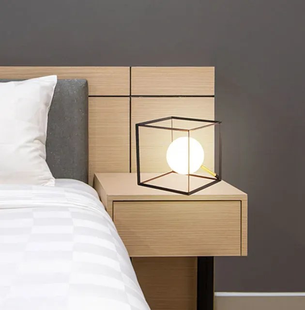 Mała lampka nocna w stylu industrialnym D8-Z93