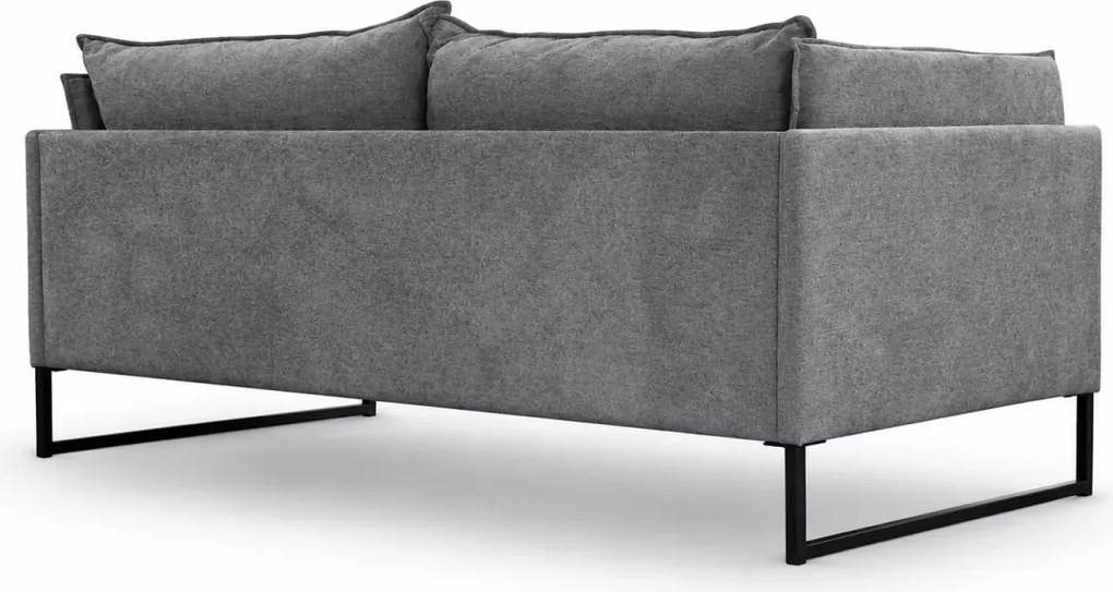 Trzyosobowa sofa z poduszkami Diara III z czarną metalową podstawą