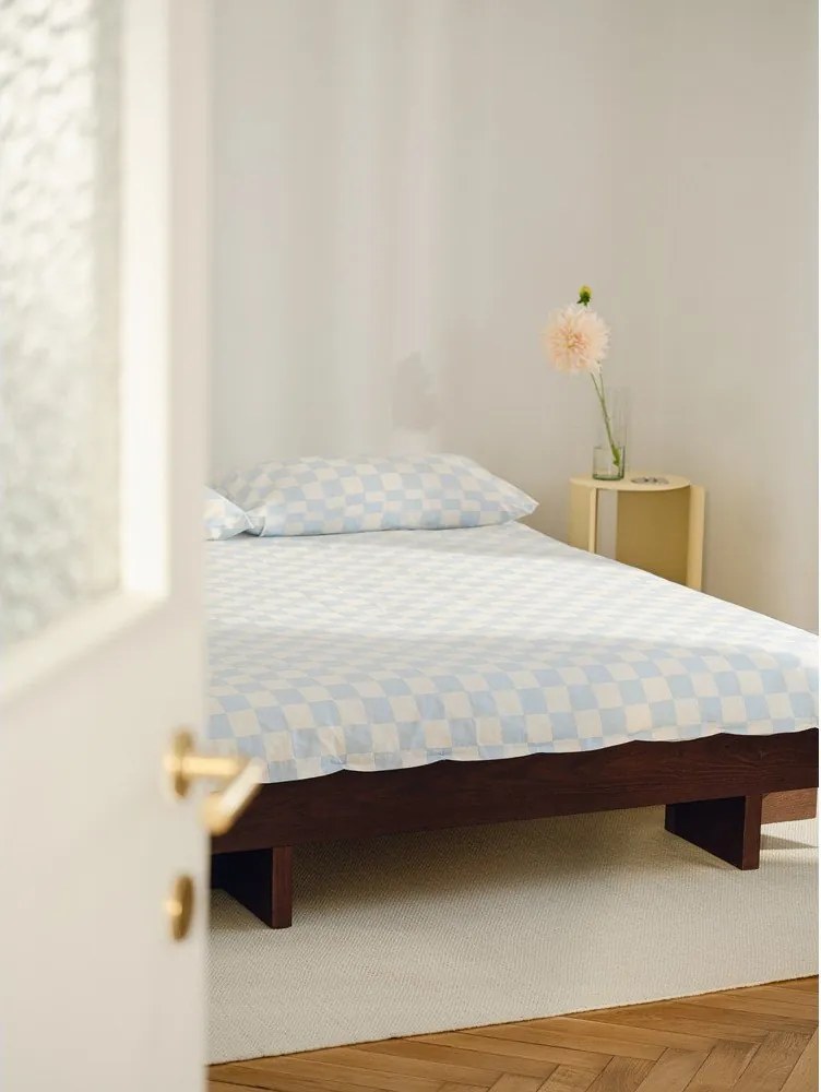 Jasnoniebiesko-kremowa poszwa na kołdrę jednoosobowa z satyny bawełnianej 140x200 cm Plu – noo.ma