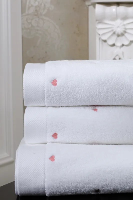 Zestaw podarunkowy małych ręczników MICRO LOVE, 3 szt Biały / różowe serduszka