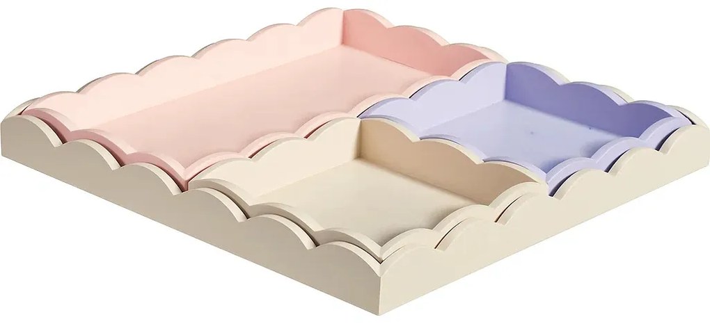 Zestaw 4 drewnianych tac, 30 x 30 x 3 cm