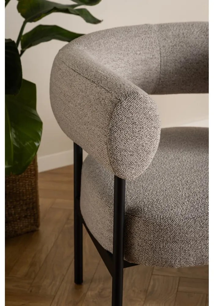 Beżowy fotel z materiału bouclé Oakfield – Actona