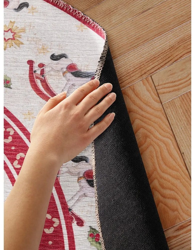 Czerwony okrągły dywan ze świątecznym motywem ø 160 cm Toy's Delight Rocking Horse – Villeroy&amp;Boch