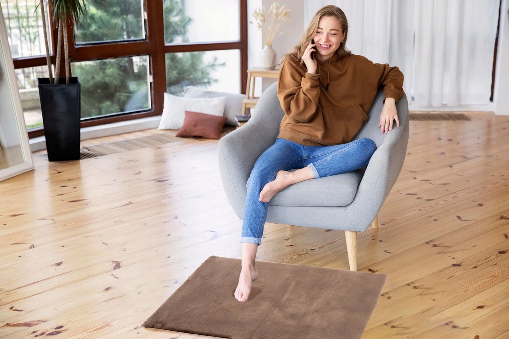 Dywan Futrzany Brązowy 60x90 cm Włochaty Miękki Dekoracyjny Antypoślizgowy