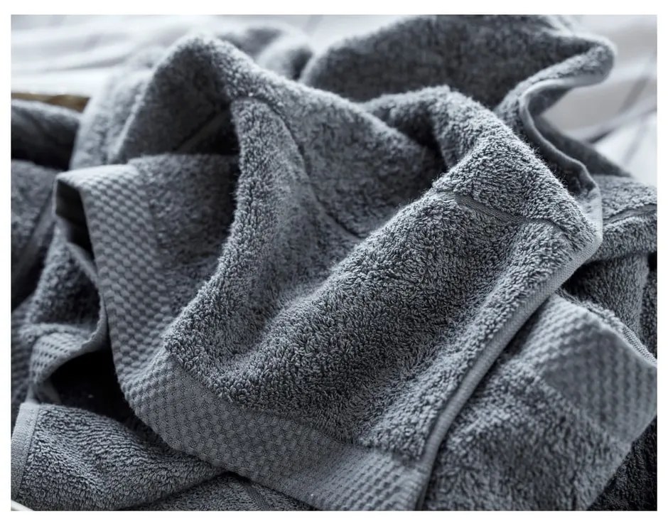 Ciemnoszary bawełniany ręcznik frotte 50x100 cm Line – Södahl