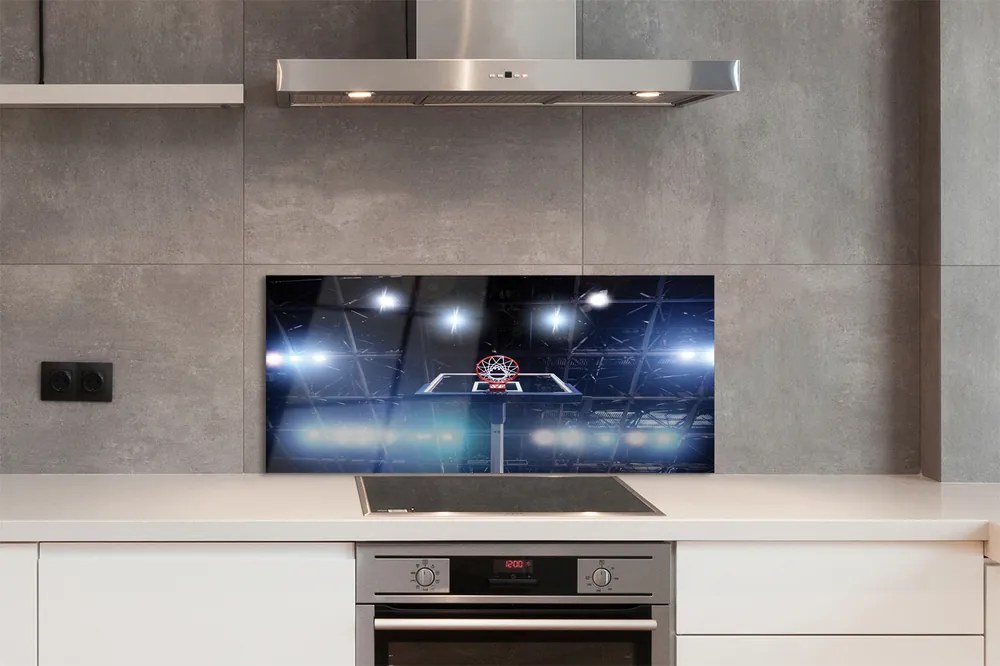 Szklany Panel Kosz w Blasku Reflektorów