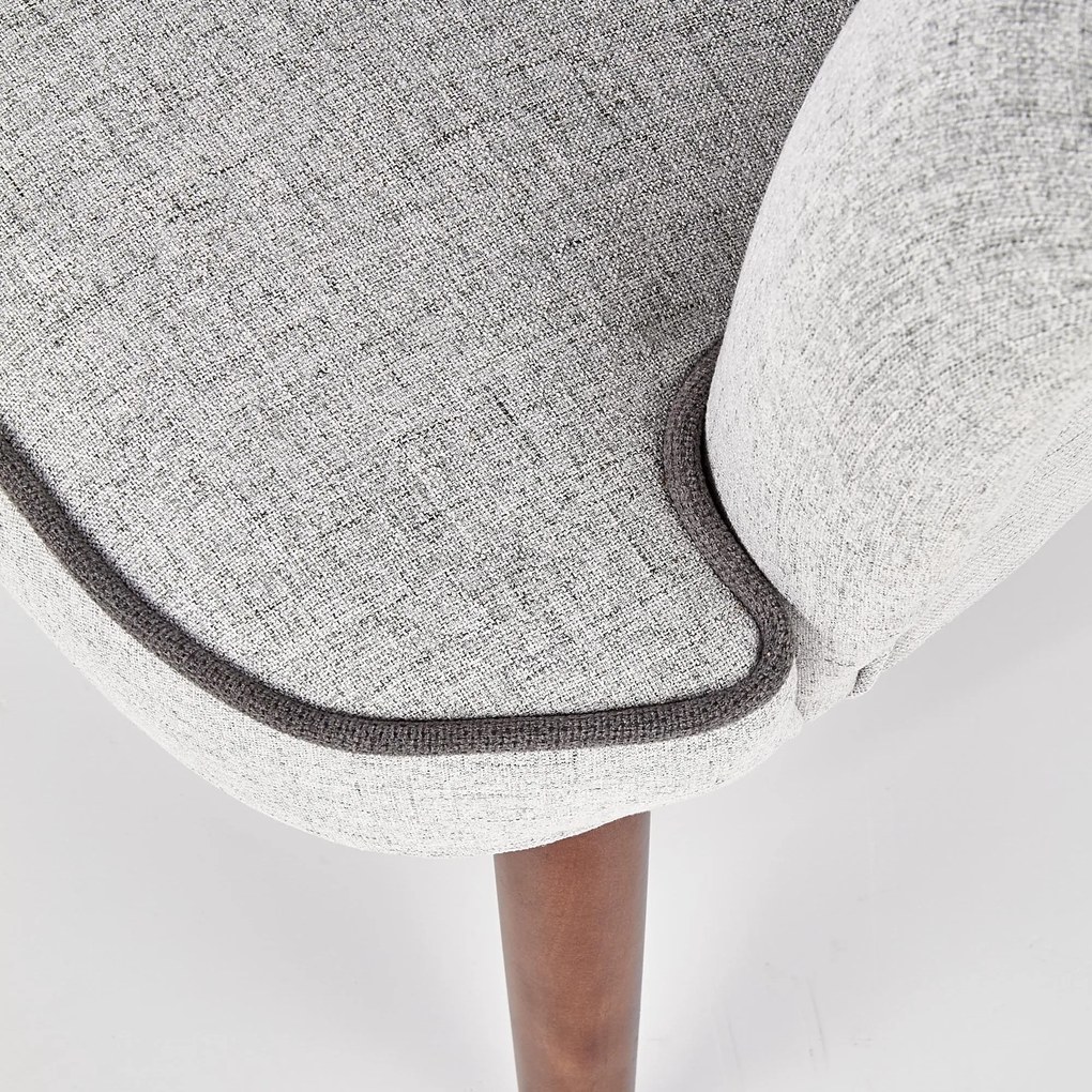 Fotel wypoczynkowy na drewnianych nogach Bishop