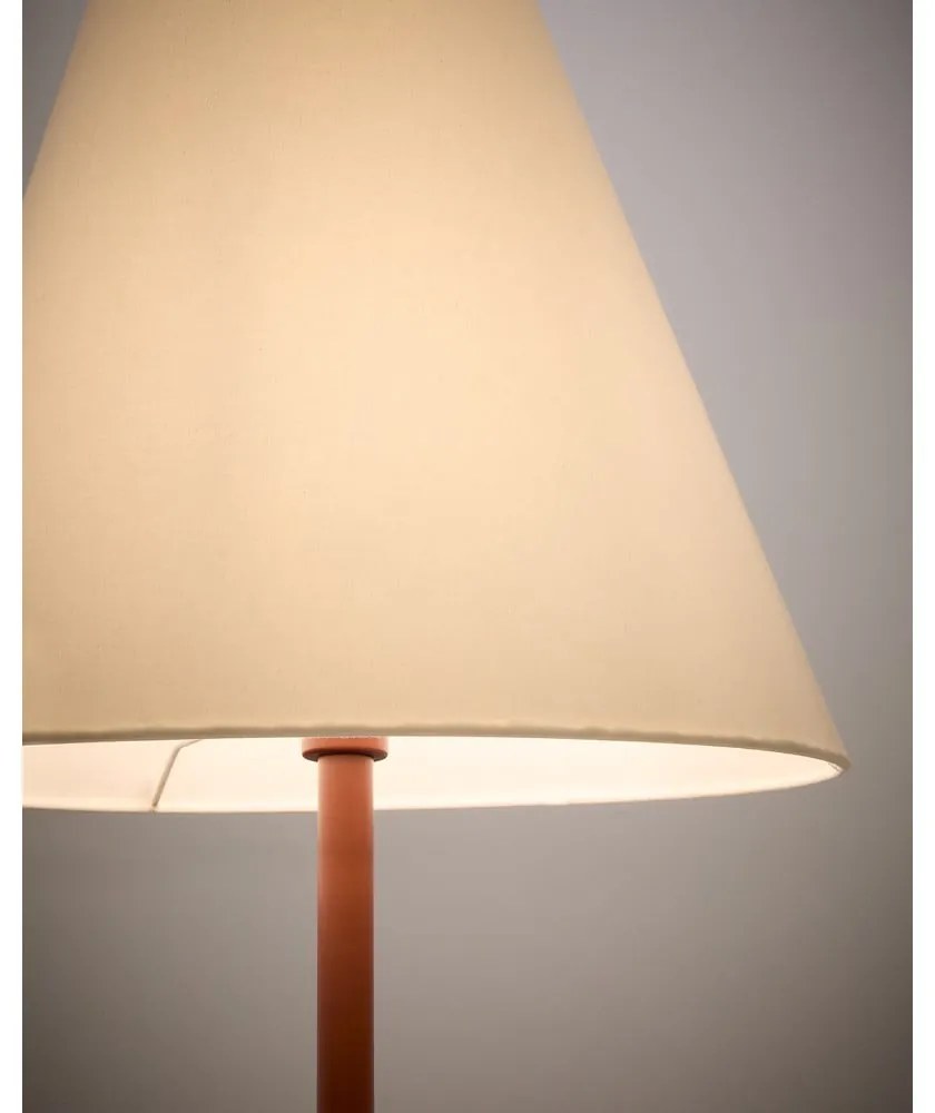 Lampa stojąca w kolorze terakoty z tekstylnym kloszem (wysokość 153 cm) Navat – Kave Home