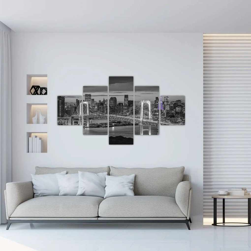 Obraz - Duże miasto z fioletową wieżą (125x70 cm)